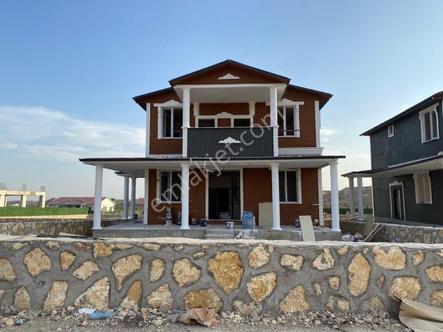 Adıyaman Merkez içerisinde satılık Villa