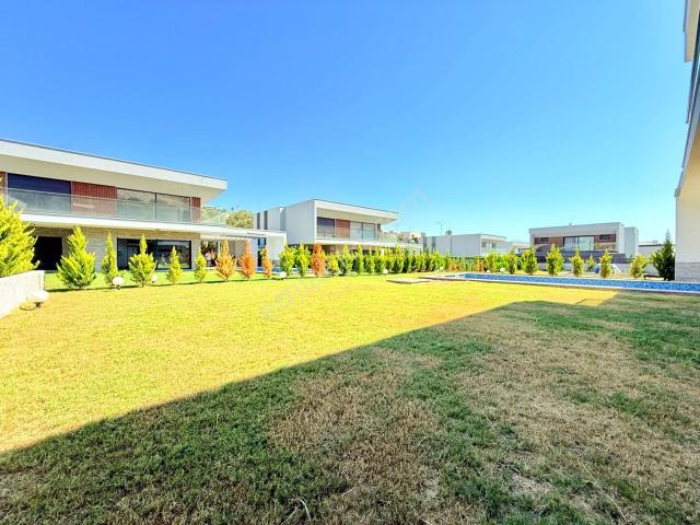 Kuşadasi, Aydin içerisinde satılık Villa