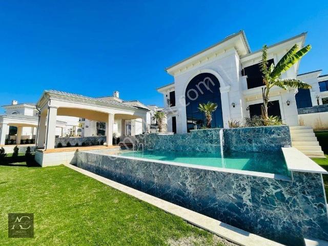 Kuşadasi, Aydin içerisinde satılık Villa