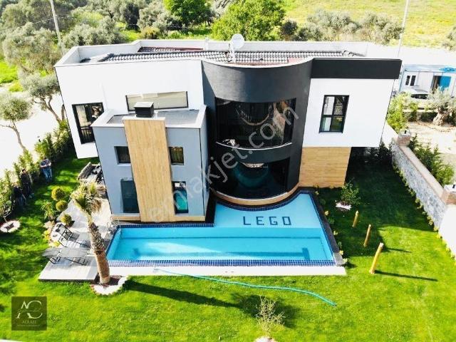 Kuşadasi, Aydin içerisinde satılık Villa