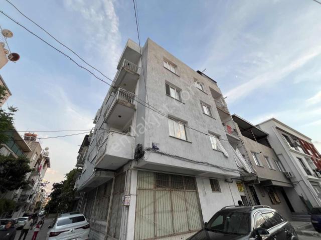 Bornova, İzmir içerisinde satılık mülk