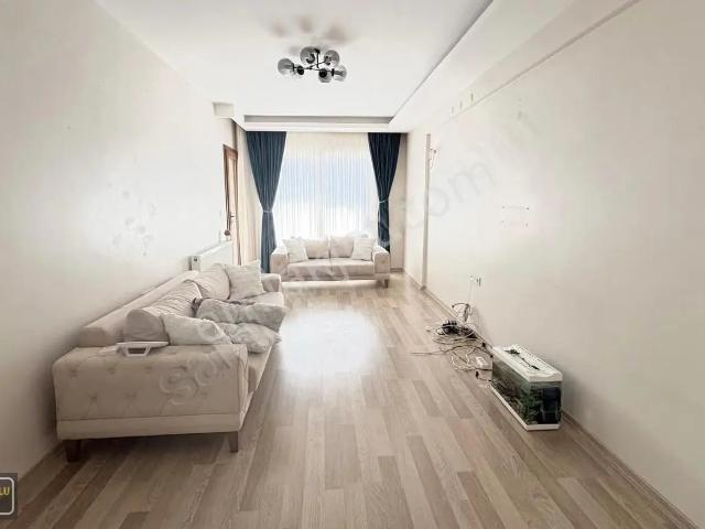 Karşiyaka, İzmir içerisinde satılık mülk