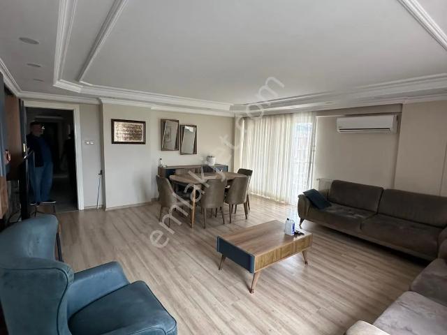 Bayrakli, İzmir içerisinde kiralık mülk