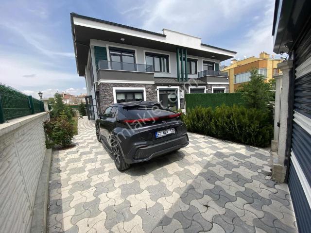 Selçuklu, Konya içerisinde satılık Villa