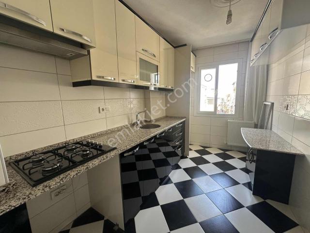 Karabağlar, İzmir içerisinde kiralık mülk