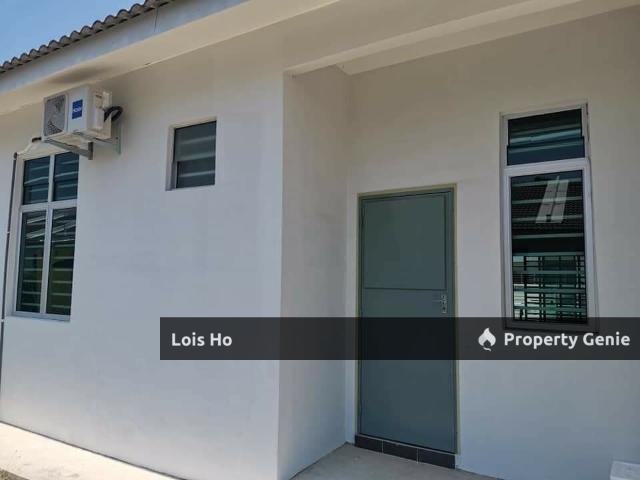 Terraced House for sale in Malaka