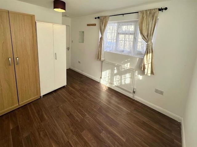 Room for rent in South Stanmore, Greater London