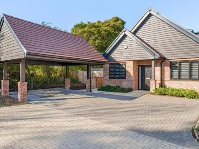 House for sale in The Butts, Kent