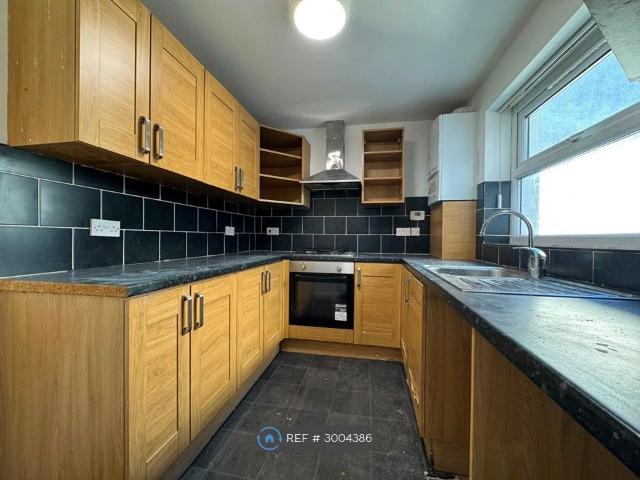 House for rent in Calderstones