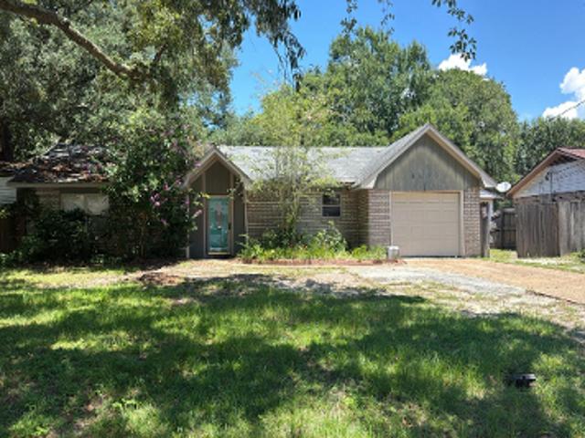 House for sale in Ocean Springs, Mississippi