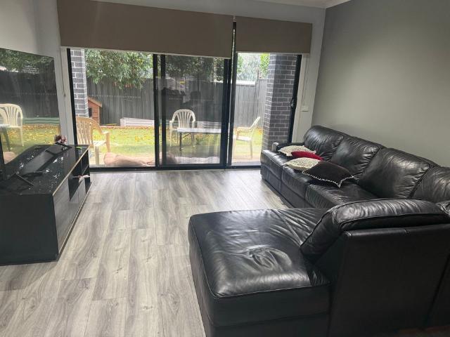Room for rent in Mernda Villages Estate, Melbourne