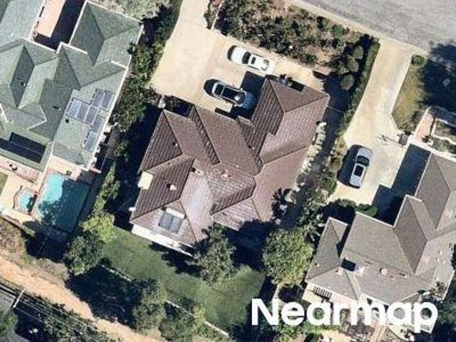 House for sale in La Canada Flintridge, California