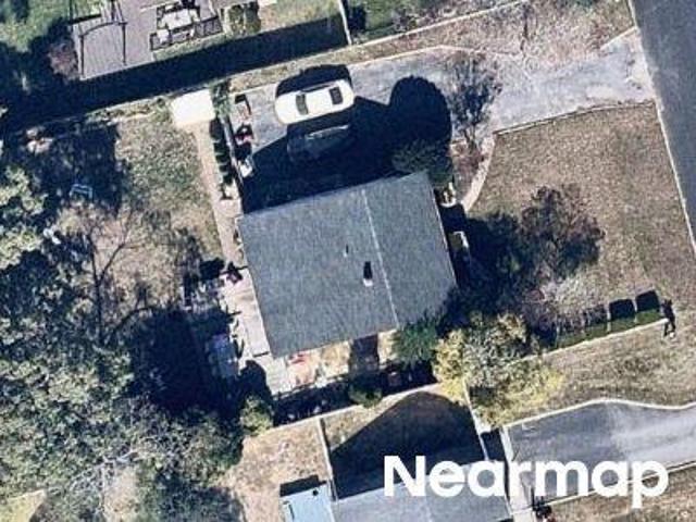 House for sale in East Islip