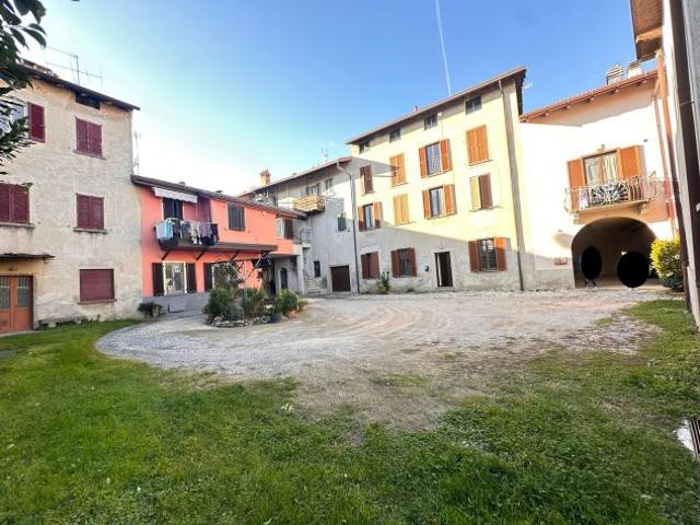 Appartamento in vendita a Mojana, Merone