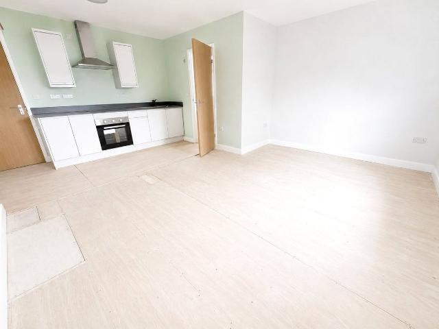 Studio for rent in West Midlands