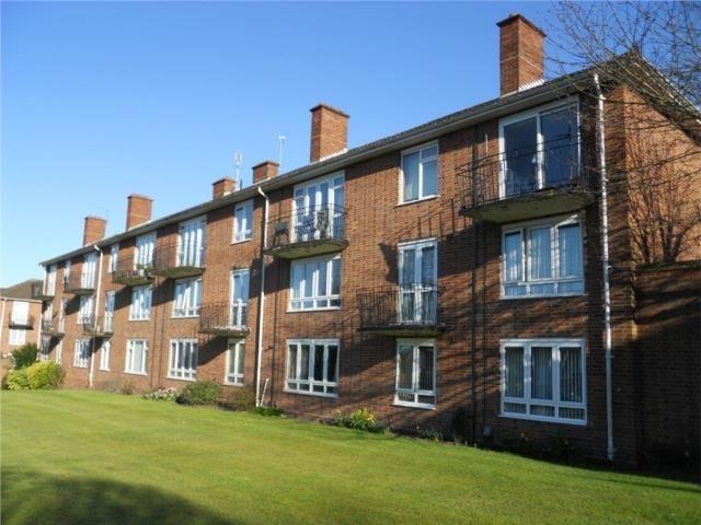 Apartment for rent in Goldthorn Hill, Compton