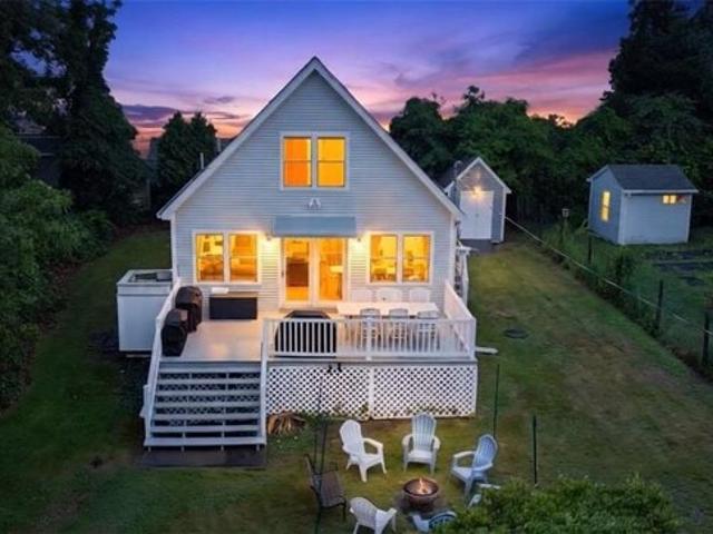 House for sale in Portsmouth, Rhode Island