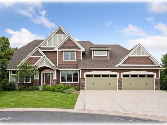 House for sale in Maple Grove House for sale in Maple Grove