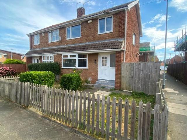Apartment for rent in Clavering, Hart Station