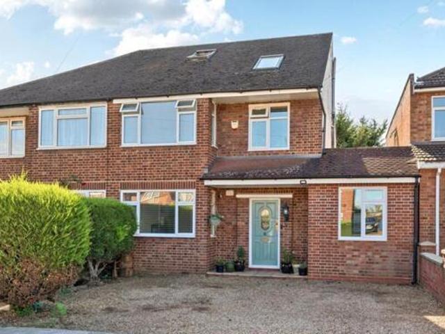 House for sale in Little Stanmore, Greater London