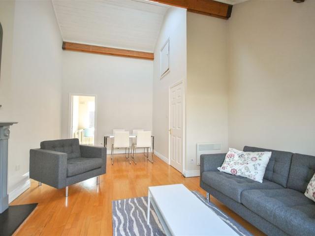 Apartment to rent in Merrion Grove, Blackrock