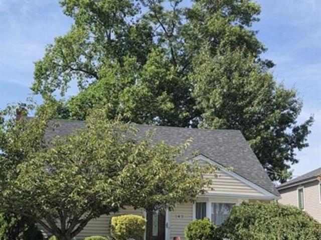 House for sale in Bergenfield, New Jersey