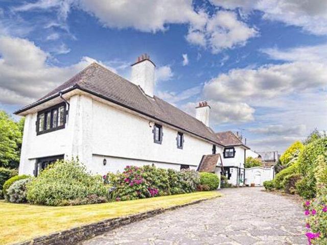 House for sale in Bushey