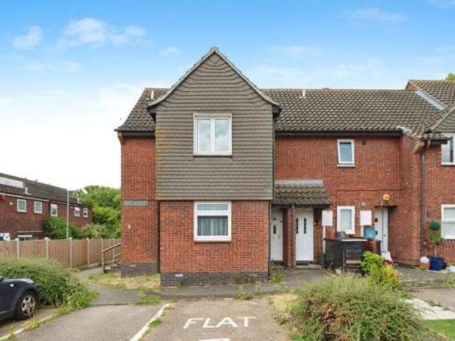 House for sale in Laindon, Essex