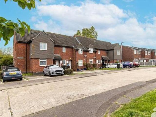 House for sale in Laindon, Essex
