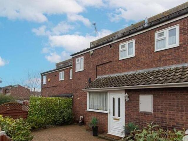 House for sale in Laindon, Essex
