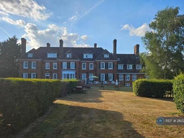 House for rent in Navestock Side
