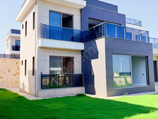 Erdemli, Mersin içerisinde satılık Villa