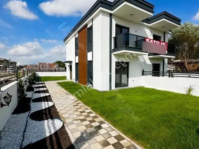 Günerli Mahallesi, Menemen içerisinde satılık Villa