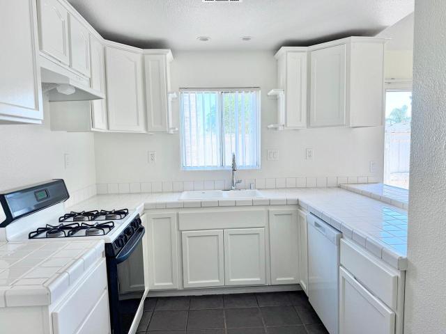 Apartment for rent in Cypress, California