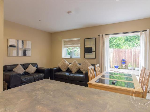 Apartment for rent in Falcon Lodge, Wales