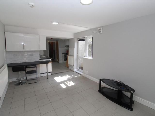 Apartment for rent in Falcon Lodge, Wales