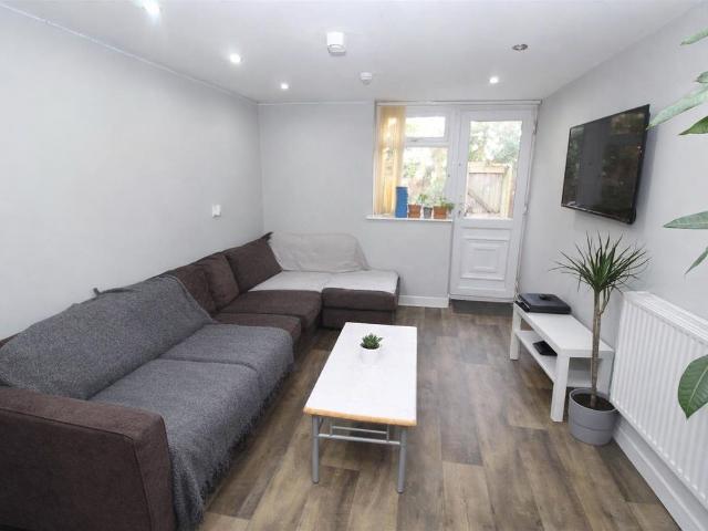 House for rent in Falcon Lodge, Wales