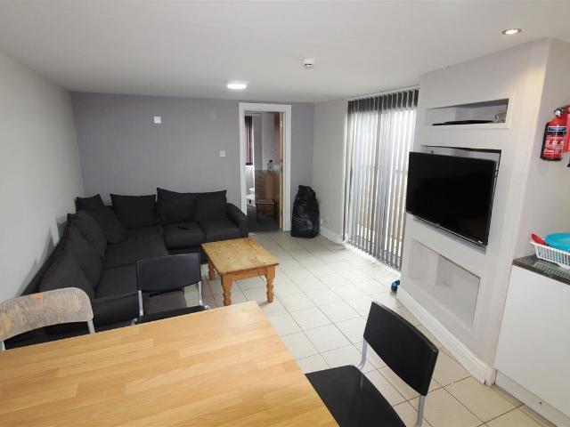 Apartment for rent in Falcon Lodge, Wales