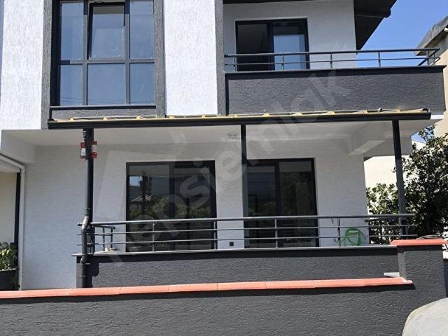 Burhaniye, Balikesir içerisinde satılık mülk