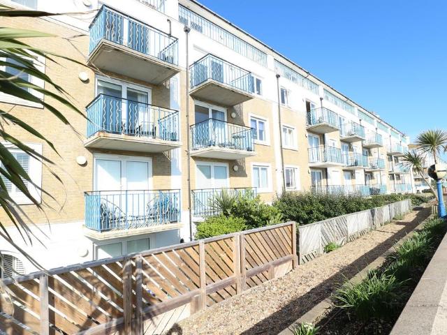 Apartment for rent in Roedean
