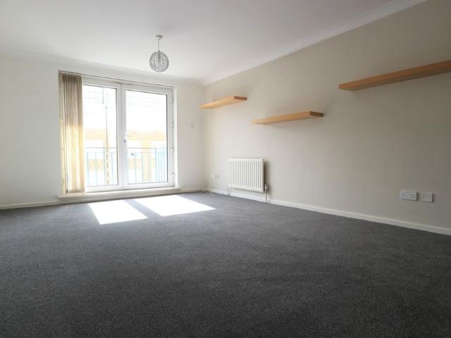 Apartment for rent in Roedean