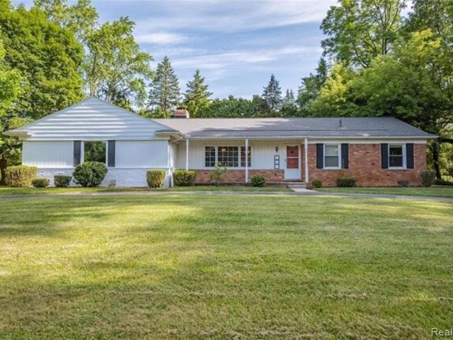 House for sale in Farmington