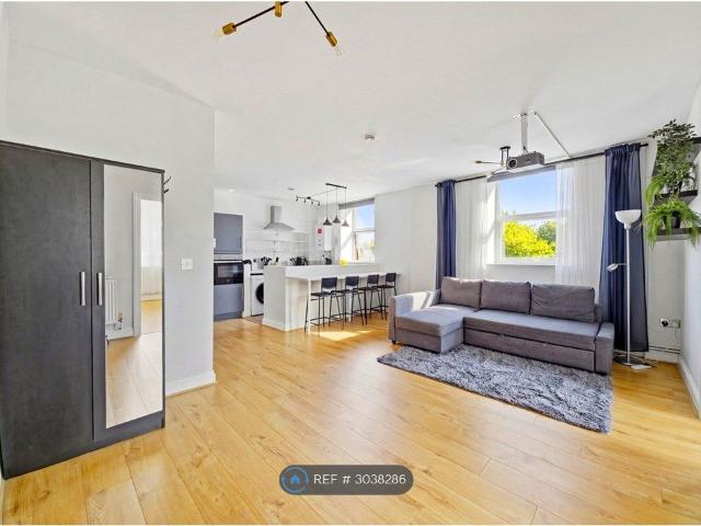 Apartment for rent in London Borough of Merton, South Wimbledon