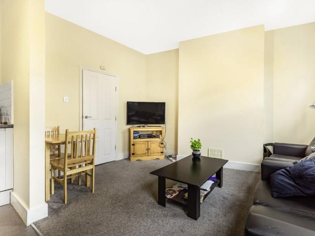 Apartment for rent in London Borough of Merton, Greater London