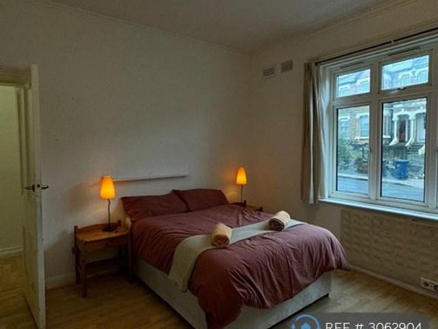 Apartment for rent in The Hyde, Greater London