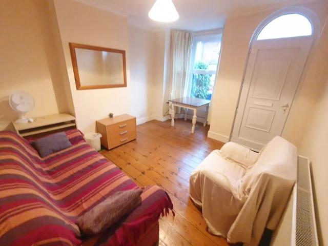 House for rent in Earlham Rise, East Bank