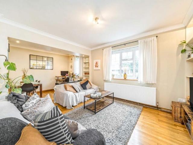 Apartment for rent in Earlsfield, Greater London