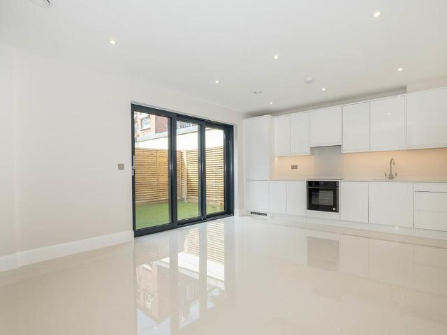 Apartment for rent in London Borough of Merton, South Wimbledon