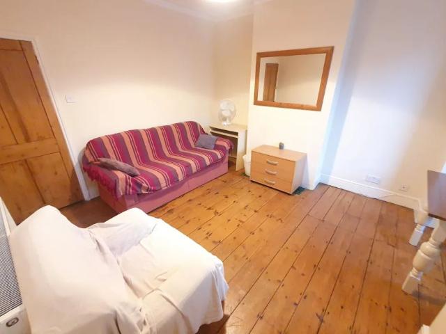 House for rent in Earlham Rise, East Bank