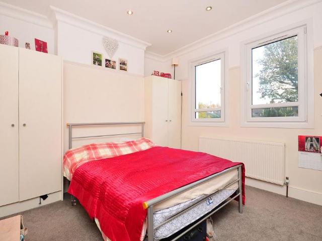 Apartment for rent in London Borough of Merton, South Wimbledon